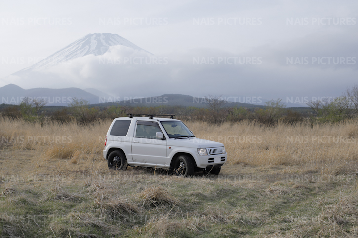 car on the prairie